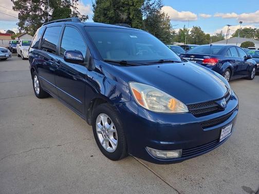 2004 Toyota Sienna XLE