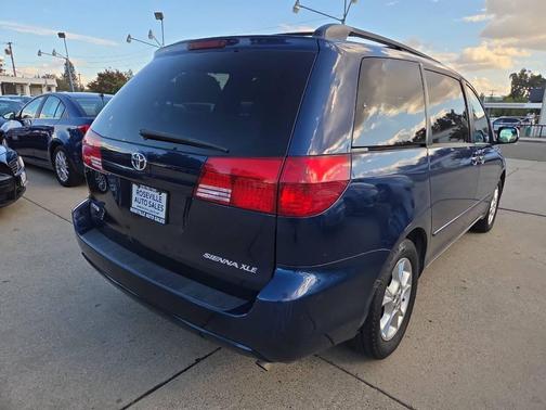 2004 Toyota Sienna XLE