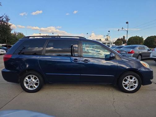 2004 Toyota Sienna XLE