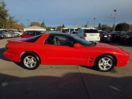 1999 Pontiac Firebird Base 2dr Hatchback