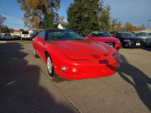 1999 Pontiac Firebird Base 2dr Hatchback