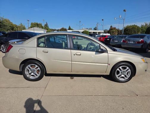 2004 Saturn Ion 3