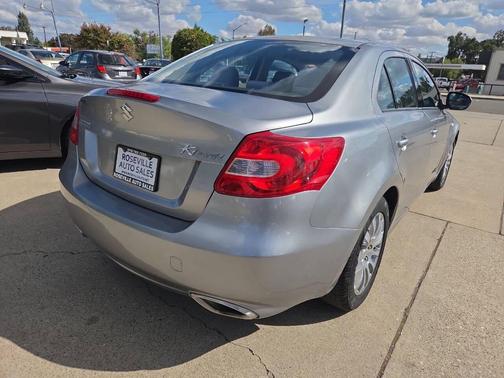 2013 Suzuki Kizashi SE