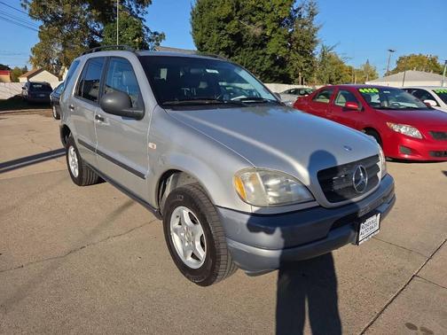 1999 Mercedes-Benz M-Class ML 320 AWD 4MATIC 4dr SUV