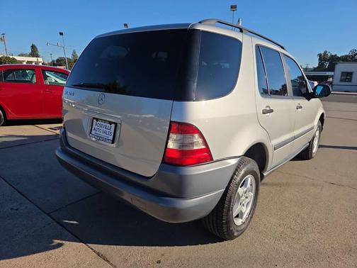 1999 Mercedes-Benz M-Class ML 320 AWD 4MATIC 4dr SUV