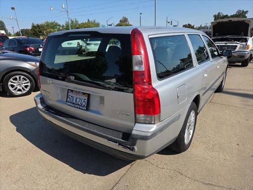 2004 Volvo V70 2.4 4dr Wagon