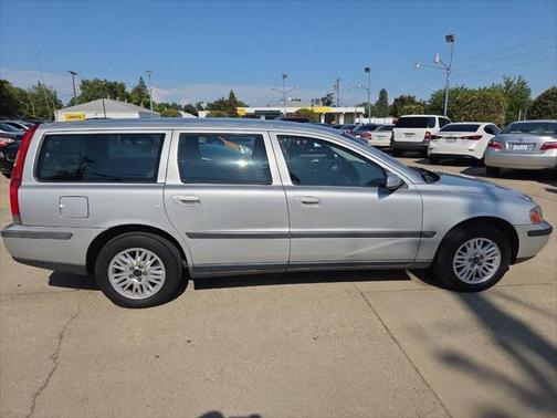 2004 Volvo V70 2.4 4dr Wagon