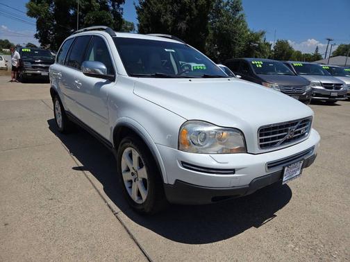 White 2009 Volvo XC90 V8