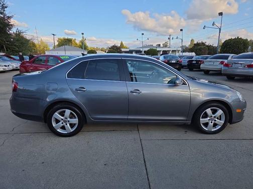 2009 Volkswagen Jetta 2.5 SE SportWagen