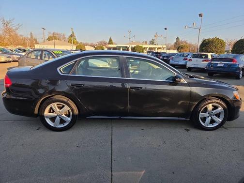 2012 Volkswagen Passat 2.5 SE