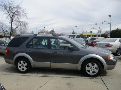 Photo 5 of 14 of 2005 Ford Freestyle SEL