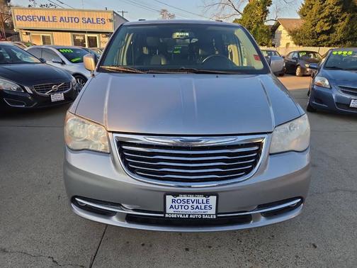 2013 Chrysler Town & Country Touring