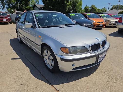 2004 BMW 325 325i 4dr Sedan