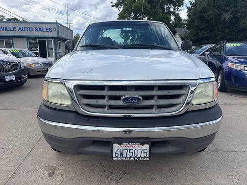 Oxford White Clearcoat 2002 Ford F-150 XL