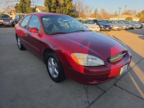 2002 Ford Taurus SE