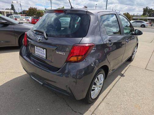 2015 Toyota Yaris L
