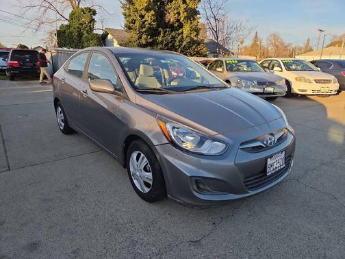 2014 Hyundai Accent SE