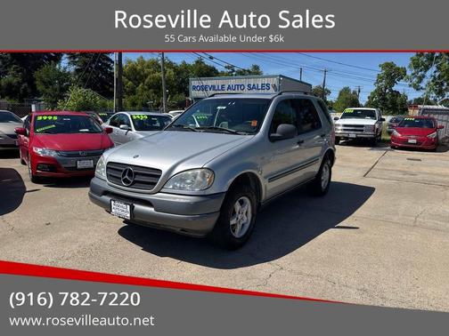 Brilliant Silver Metallic 1999 Mercedes-Benz M-Class ML 320 AWD 4MATIC 4dr SUV
