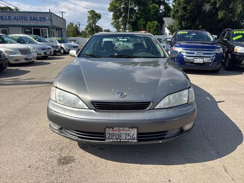 Brown 1998 Lexus ES 300 Base