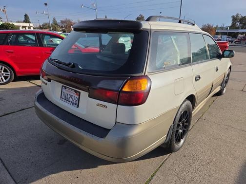 2003 Subaru Outback Base