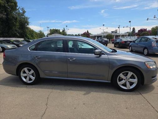 2013 Volkswagen Passat 2.5 SE