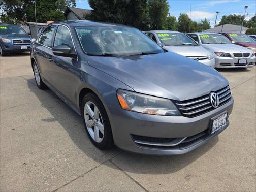 2013 Volkswagen Passat 2.5 SE