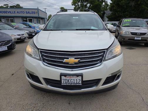 White 2014 Chevrolet Traverse 2LT