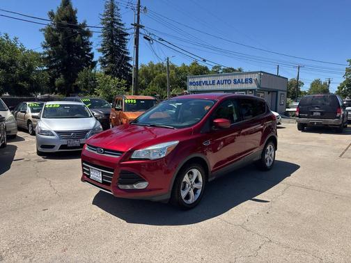 Ruby Red Metallic Tinted Clearcoat 2016 Ford Escape SE