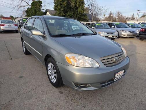 2004 Toyota Corolla LE