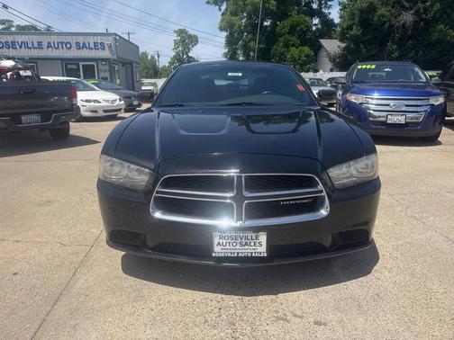 Pitch Black 2013 Dodge Charger SE