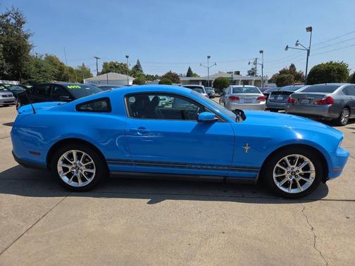 2011 Ford Mustang V6 Premium