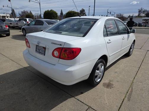 2003 Toyota Corolla LE