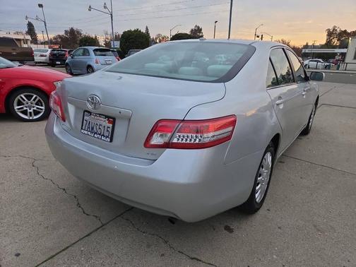 2010 Toyota Camry LE