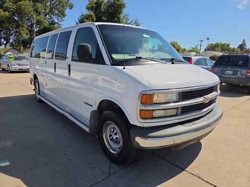 2001 Chevrolet Express 3500 LS Extended Wagon