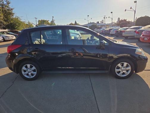 2009 Nissan Versa 1.8 SL