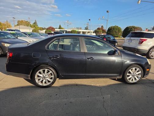2010 Volkswagen Jetta Wolfsburg Edition