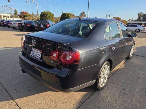 2010 Volkswagen Jetta Wolfsburg Edition