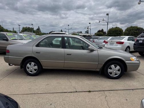 Gray 1998 Toyota Camry LE