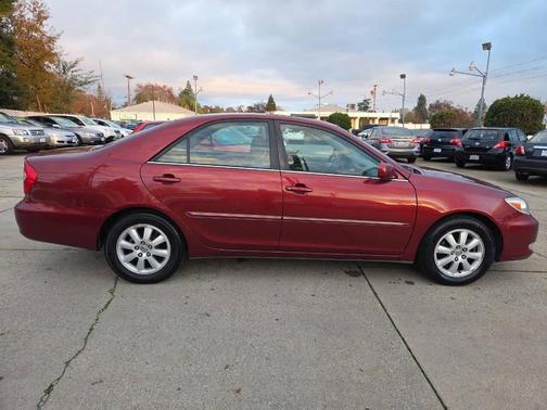 2004 Toyota Camry XLE V6