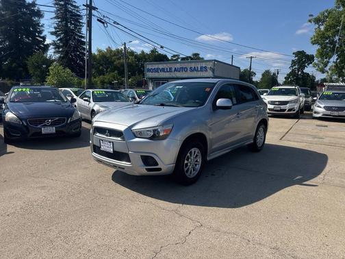 Cool Silver Metallic 2011 Mitsubishi Outlander Sport ES