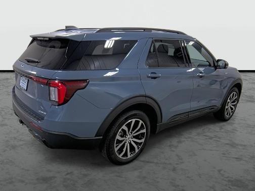Vapor Blue Metallic 2025 Ford Explorer ST-Line