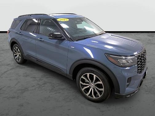 Vapor Blue Metallic 2025 Ford Explorer ST-Line