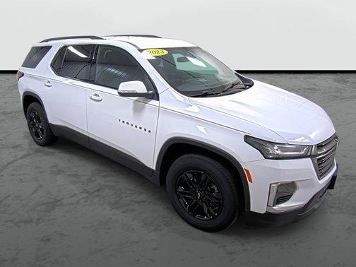 Summit White 2023 Chevrolet Traverse LT Leather