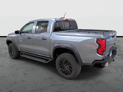 Sterling Gray Metallic 2026 Chevrolet Colorado Trail Boss