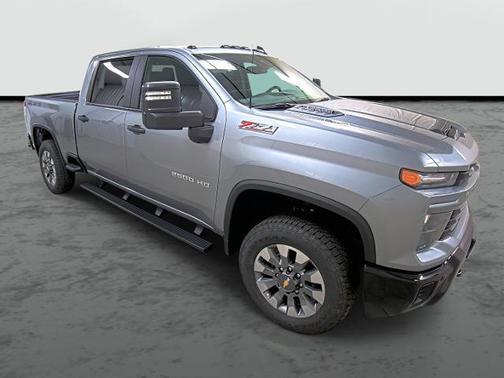 Sterling Gray Metallic 2026 Chevrolet Silverado 2500 Custom