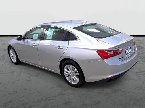 Silver Ice Metallic 2017 Chevrolet Malibu 1LT