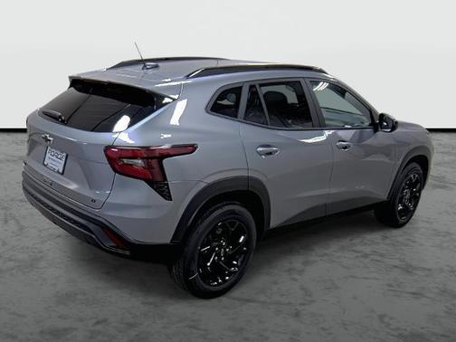 Sterling Gray Metallic 2026 Chevrolet Trax LT