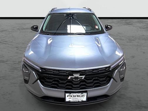 Sterling Gray Metallic 2026 Chevrolet Trax LT