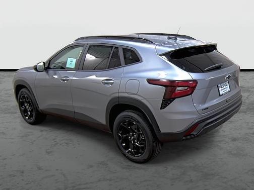 Sterling Gray Metallic 2026 Chevrolet Trax LT