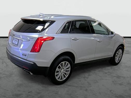 Radiant Silver Metallic 2019 Cadillac XT5 Luxury